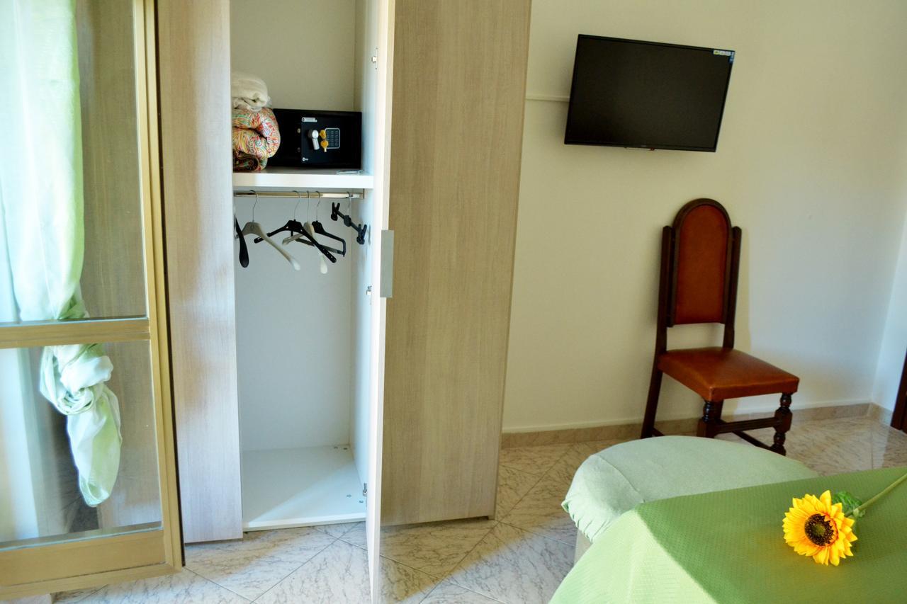 Atticvs Di Mamma Ines Bed & Breakfast *